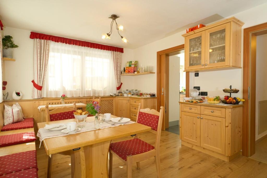 Bed and Breakfast Les Gomines Bb***** St. Vigil Exterior foto